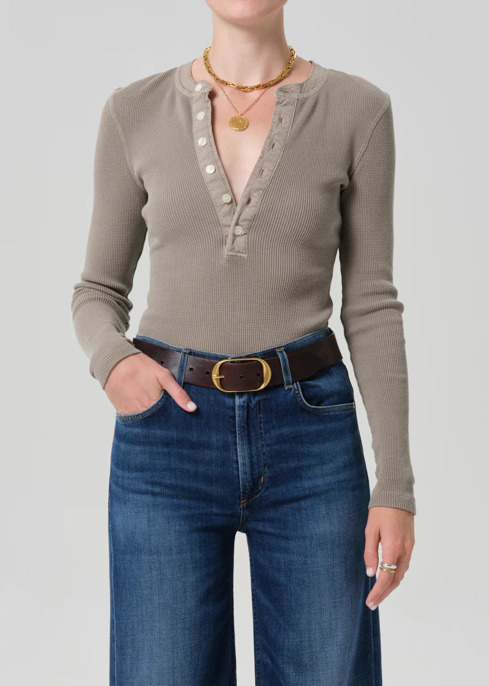 Drea Waffle Henley in Bezal