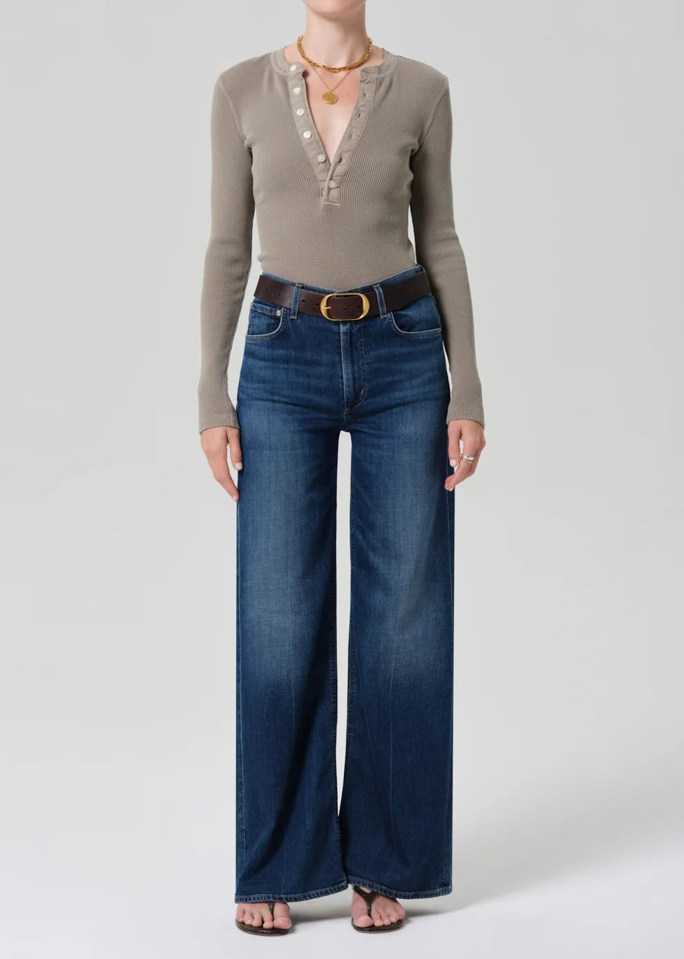 Drea Waffle Henley in Bezal