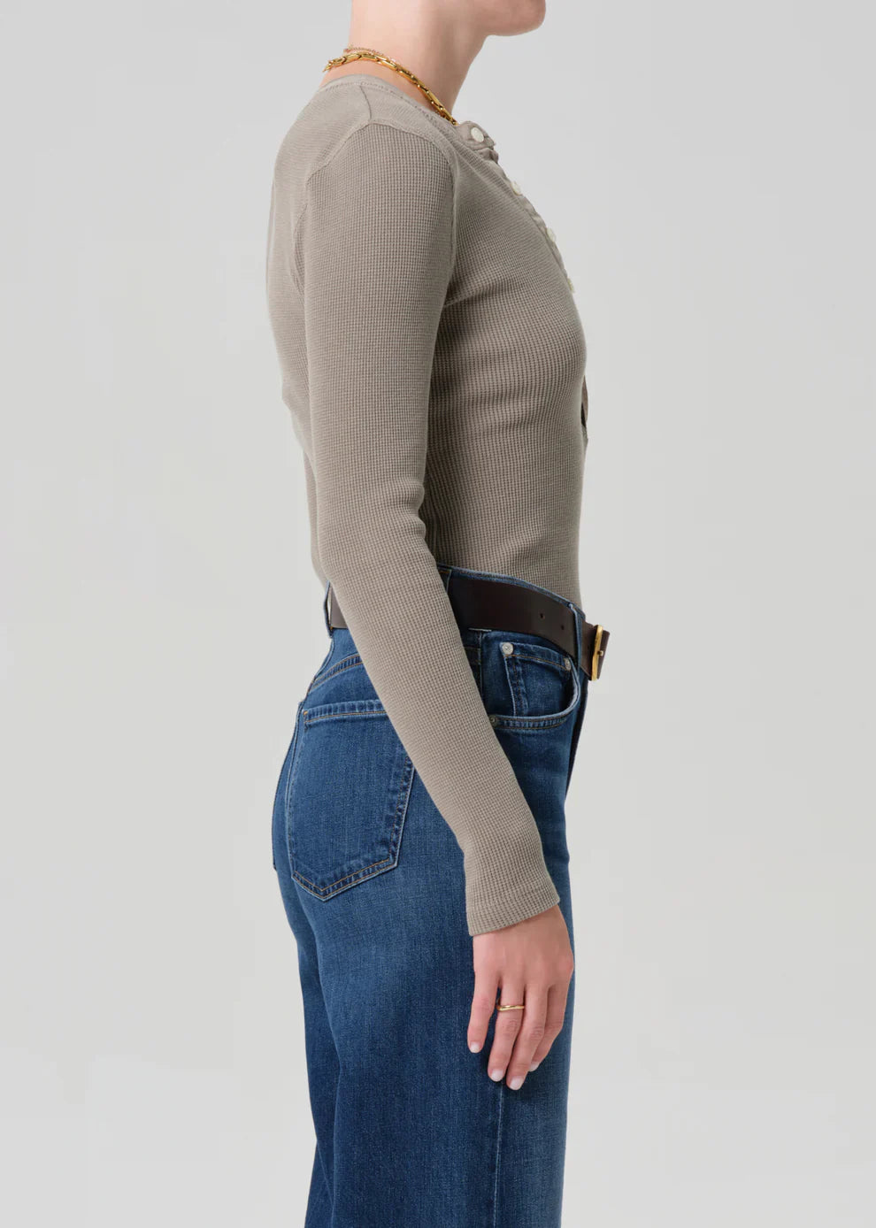 Drea Waffle Henley in Bezal