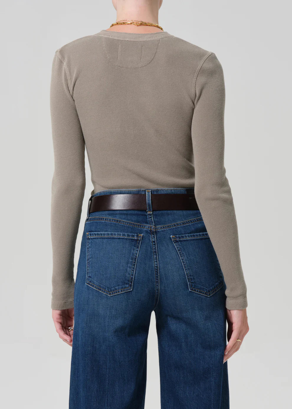 Drea Waffle Henley in Bezal