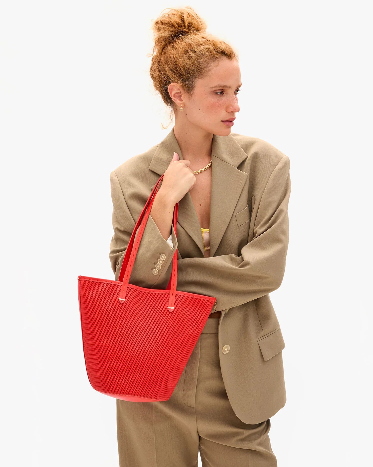 Choupette in Bright Poppy Diamond Perf