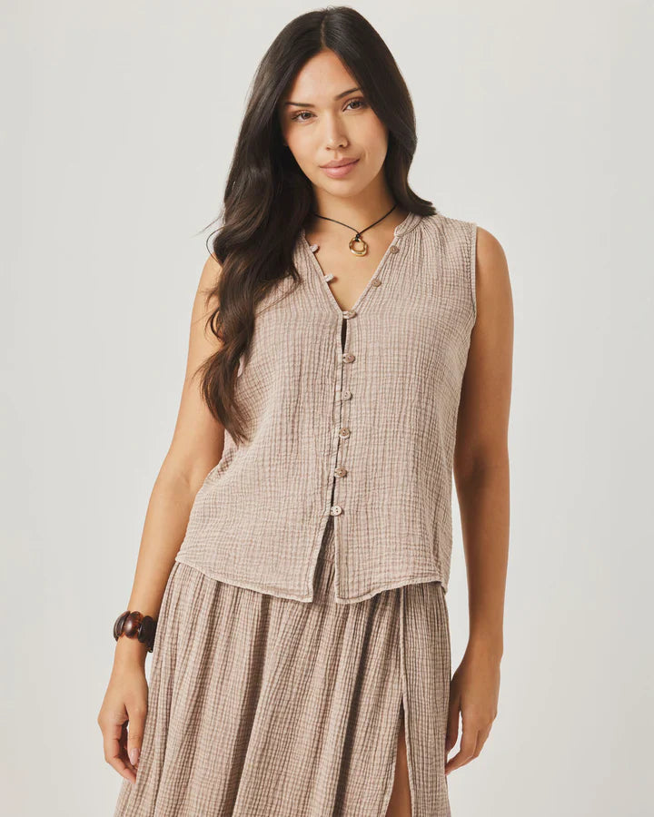 Ava Gauze Button Tank in Light Wicker