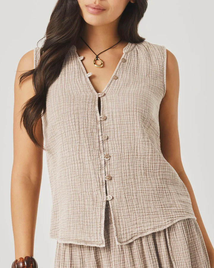 Ava Gauze Button Tank in Light Wicker