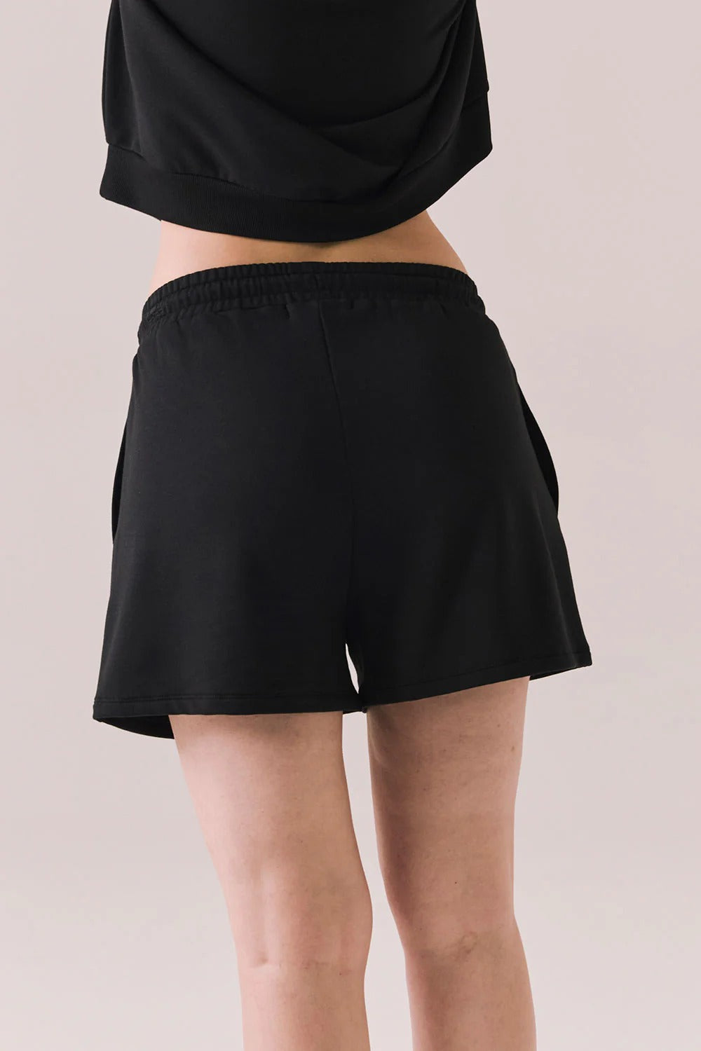 Hanover Shorts in True Black