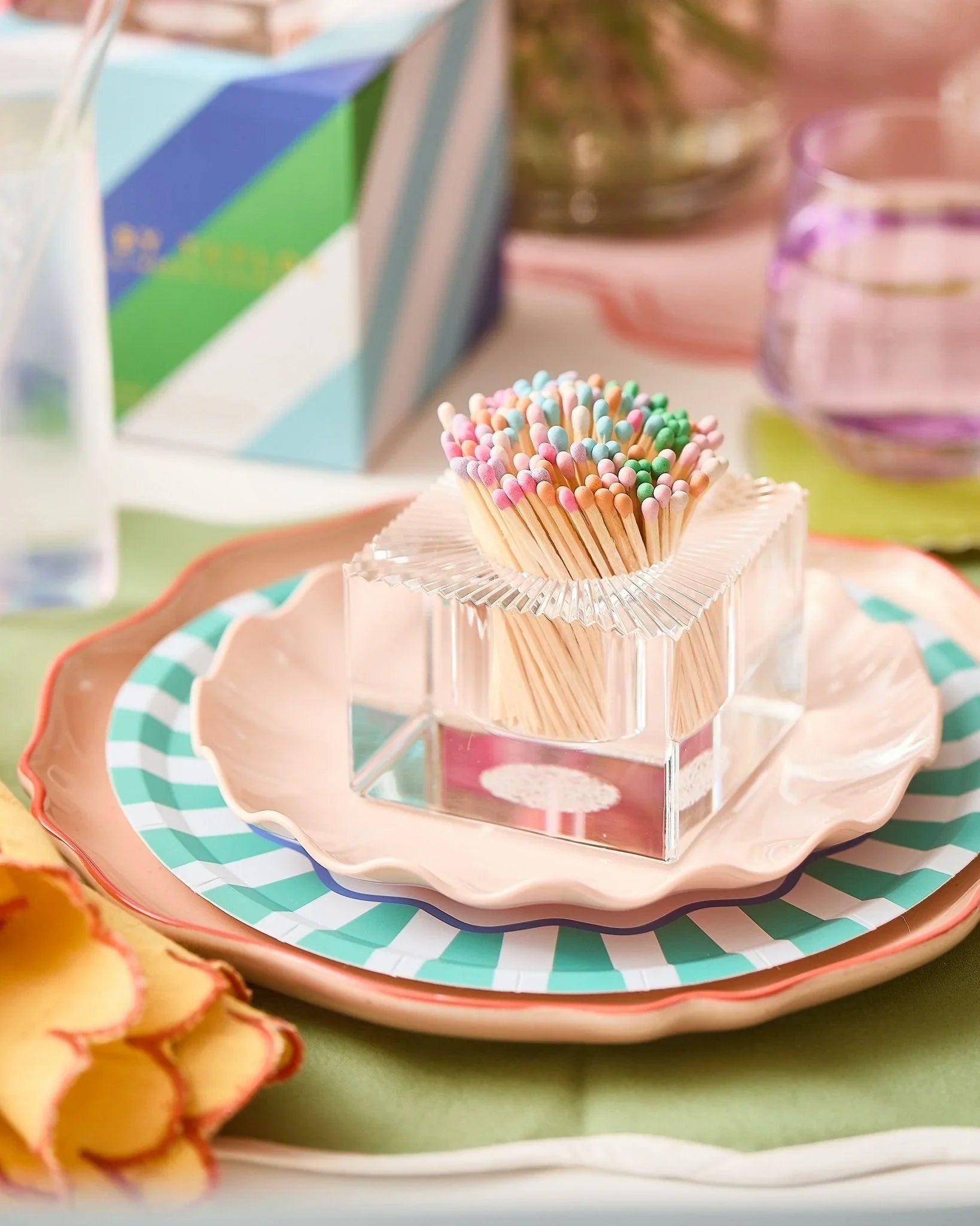 Square Match Striker w/ Confetti Matches