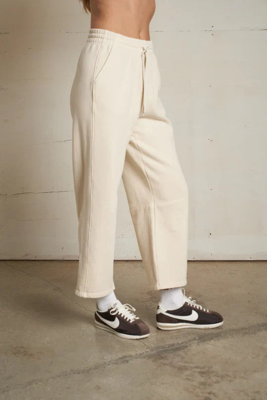 Fallon Barrel Sweatpant in Sugar