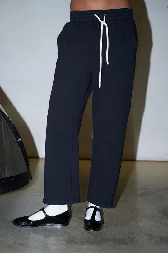 Fallon Barrel Sweatpant in True Black