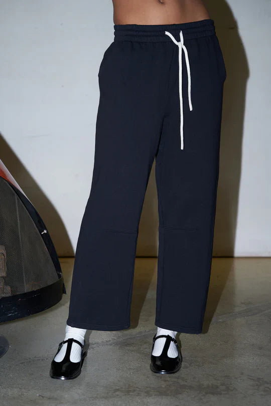 Fallon Barrel Sweatpant in True Black