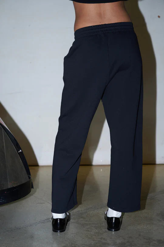 Fallon Barrel Sweatpant in True Black